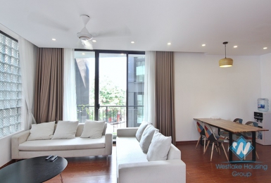 Bright 2 bedrooms apartment for rent in Xuan Dieu st, Tay Ho